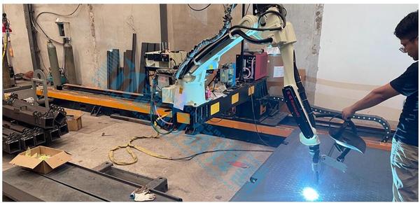Kawasaki pipe flange welding robot workstation - KELITE WELD 